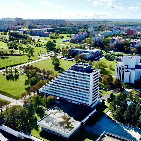 Cascade 3*