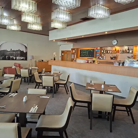 Hotel Cascade 3*