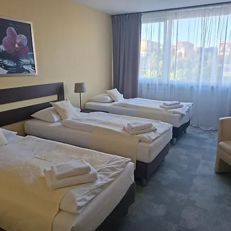 Cascade Hotel 3*