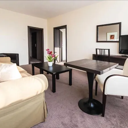 Cascade Hotel