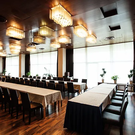 Cascade Hotel 3*