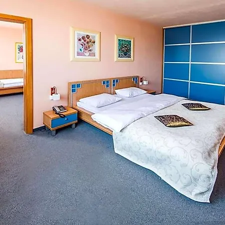 Cascade Hotel