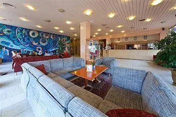 Cascade Hotel 3*