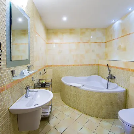 Hotel Cascade 3*