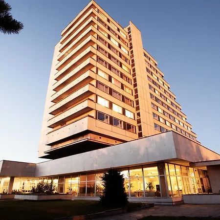 Hotel Cascade 3*