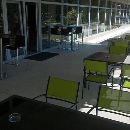Cascade Hotel 3*