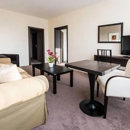 Cascade Hotel 3*