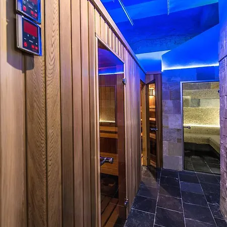 Hotel Cascade Most