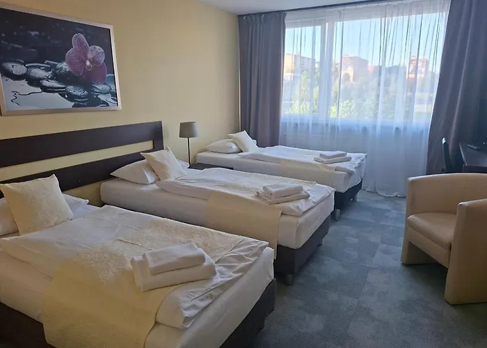 Cascade Hotel 3*