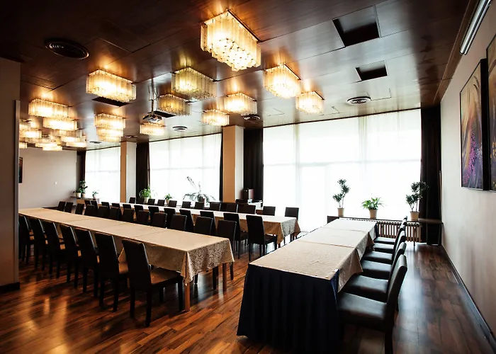 Cascade Hotel 3*