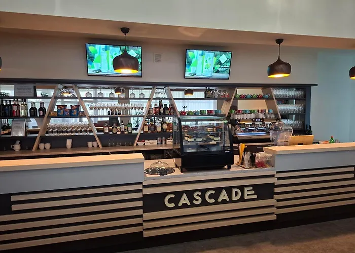 Hotel Cascade 3*