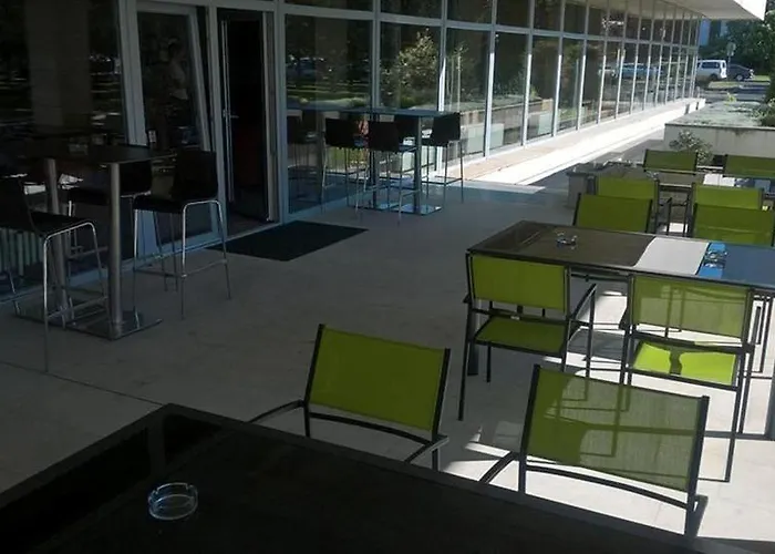Cascade Hotel 3*