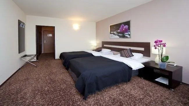 Hotell Cascade 3*